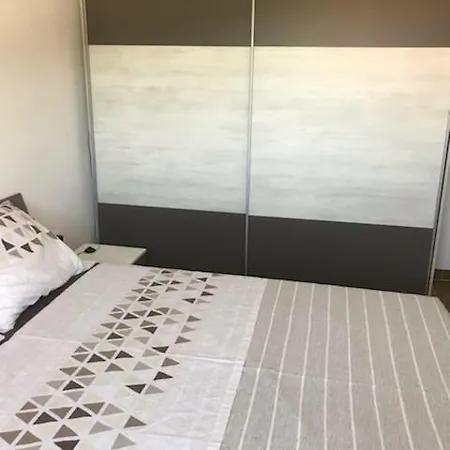 Mala Uvala 2 شقة *